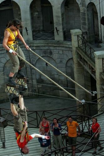 Sandra Laoura et Medhi Rahoui dans l'aventure du Miroir.