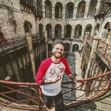 Pour le 30e anniversaire de #fortboyard j’ai vécu une aventure dans le fort et une aventure humaine extraordinaire ?? avec une équipe formidable pour @instacekedubonheur hâte que vous voyez tout ça @valoulagitane @guillaumepley @juanarbelaezchef @anthony_colette @terencetelle